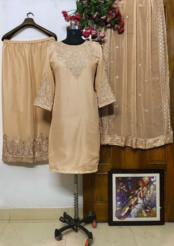 Beige Georgette Zari Embroidered Kurta Set - Image 7