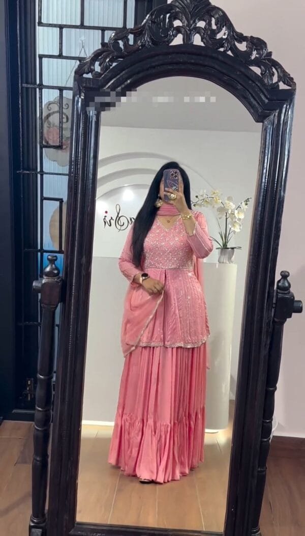 Elegant Festival Crop Top and Lehenga Set with Dupatta in 3 Colors - Image 9