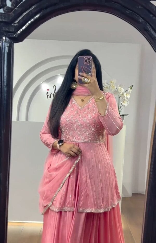 Elegant Festival Crop Top and Lehenga Set with Dupatta in 3 Colors - Image 10