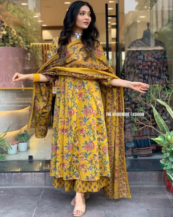 Floral Print Kurti, Pant, and Dupatta Set in 4 Colors - Image 9