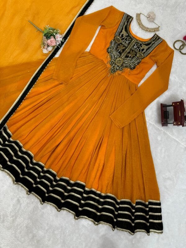 Exude Elegance with This Stunning Gold Crush Velvet Set - Image 6