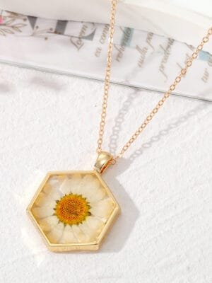 Women's Bohemian Transparent Dried Flower Resin Necklace With Elegant Design | Eye-Catchy Trendy Necklace (White & Yellow)