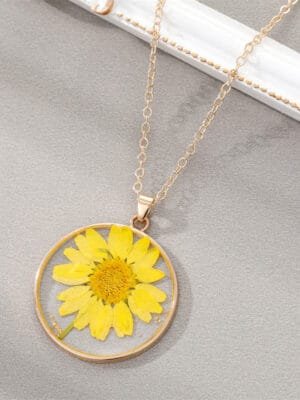 Women's Bohemian Transparent Dried Flower Resin Necklace With Elegant Design | Eye-Catchy Trendy Set for Parties, Festive Occasions, Family Functions (Yellow)