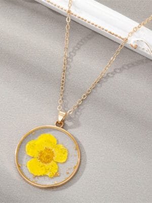 Women's Bohemian Transparent Dried Flower Resin Necklace With Elegant Design | Eye-Catchy Trendy Set for Parties, Festive Occasions (Yellow)