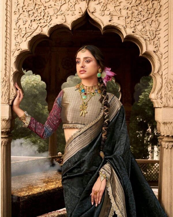 Elegant KIRA Kalaya Silk Saree in 3 Colors - Image 4