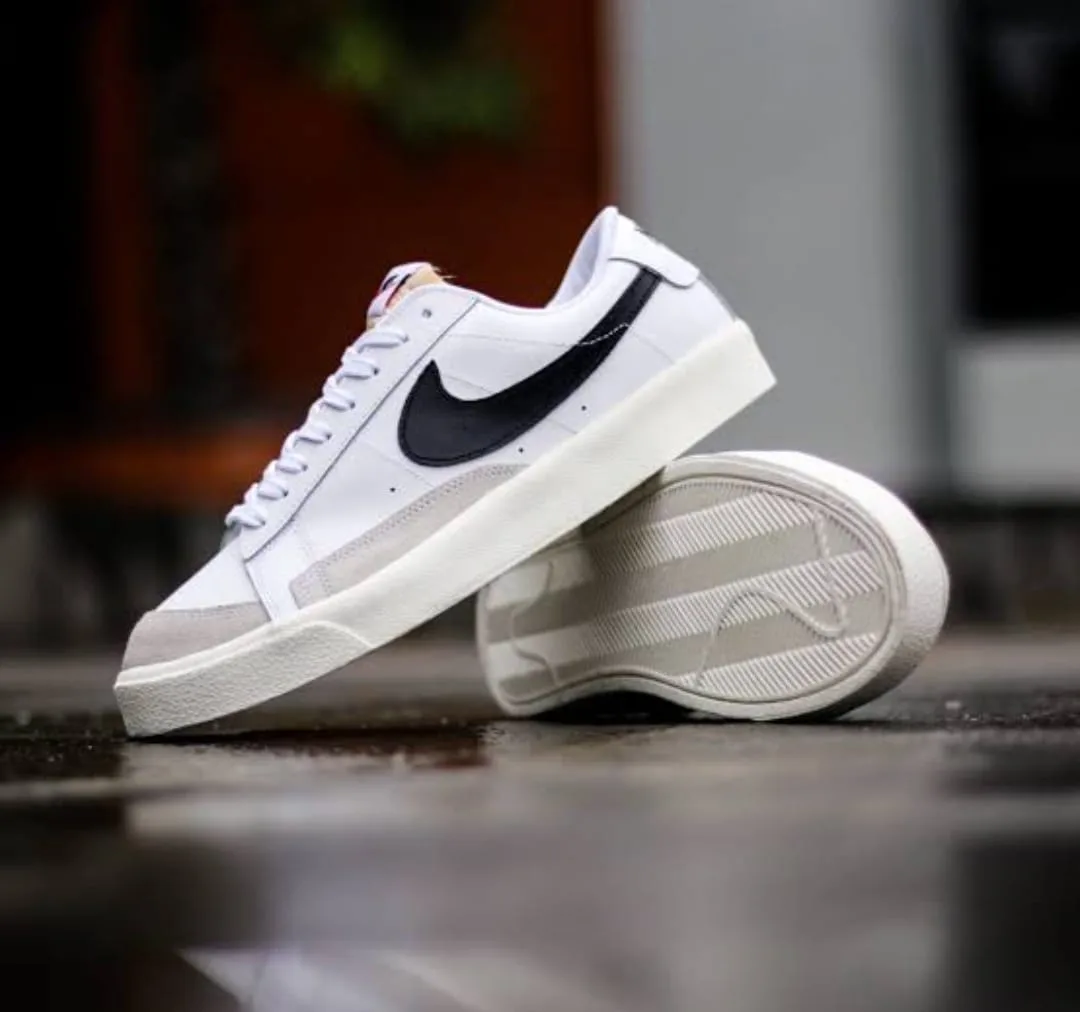 Men's Nike Blazer 77 Vintage Low White Sneakers - Image 2